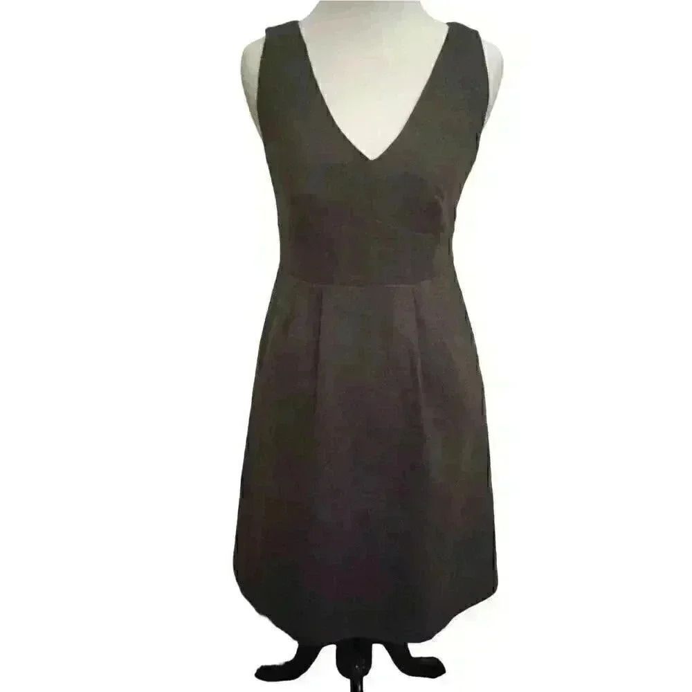 Banana Republic Women's Charcoal Gray Wool/Spandex V-Neck Sleeveless Skater Dres